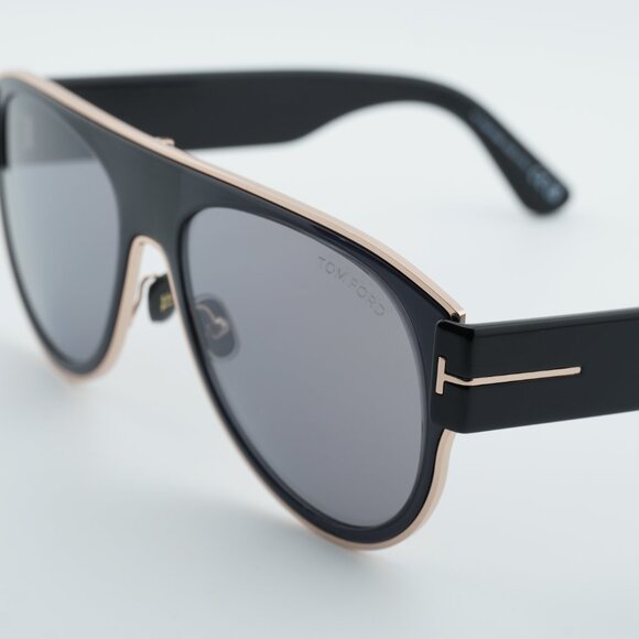 Tom Ford Lyle-02 FT1074 01C Sunglasses Black Aviator Frame, Smoke Lenses - Picture 7 of 10